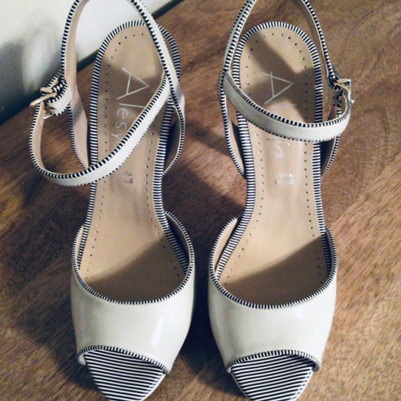 Alesya Platform High Heel Sandals Grayish White - Picture 2 of 12